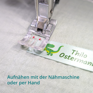 Satinlabel mit Wunschname und Motiv, heißgeschnitten